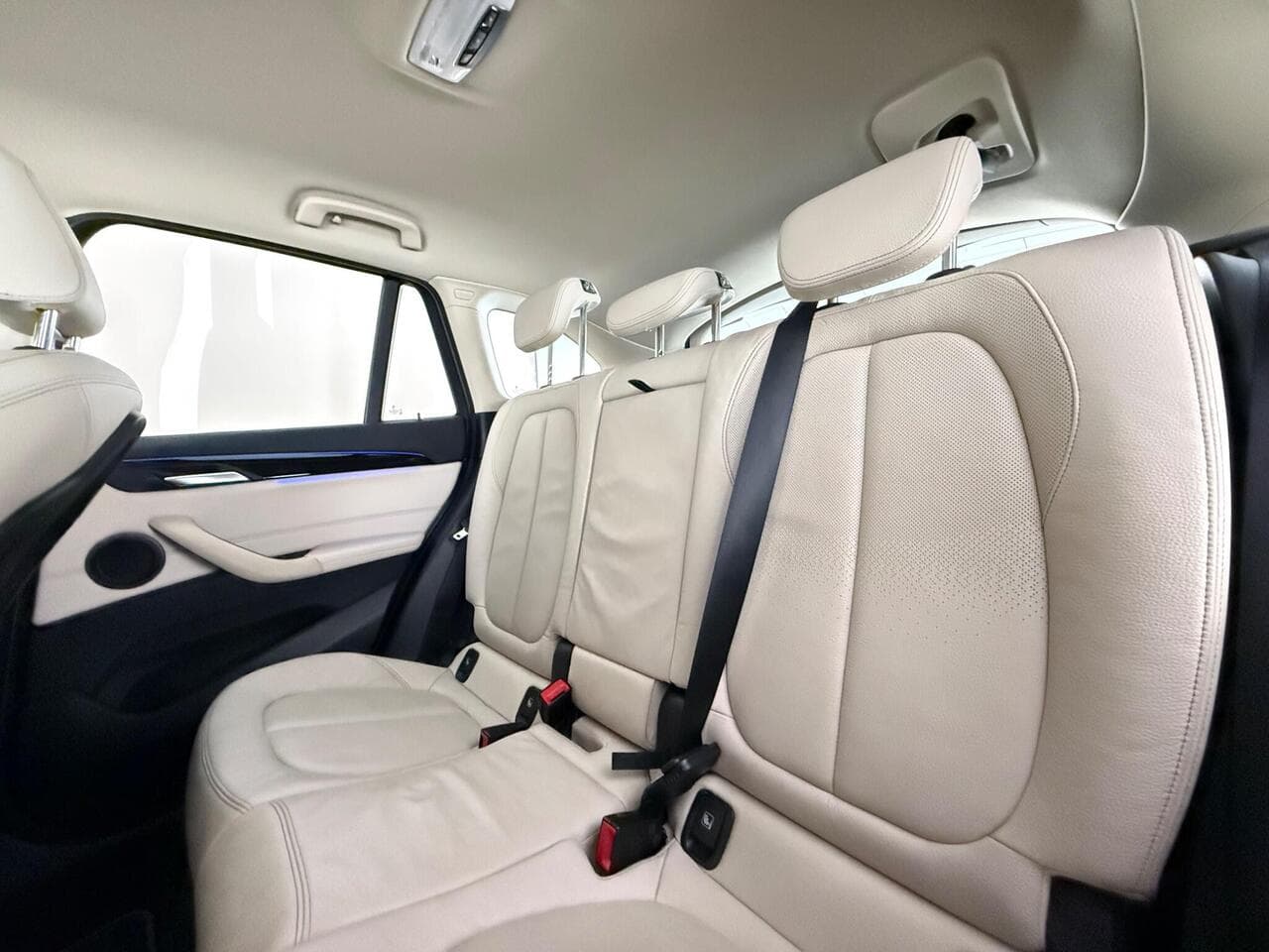 BMW X1 thumbnail Seats Rear