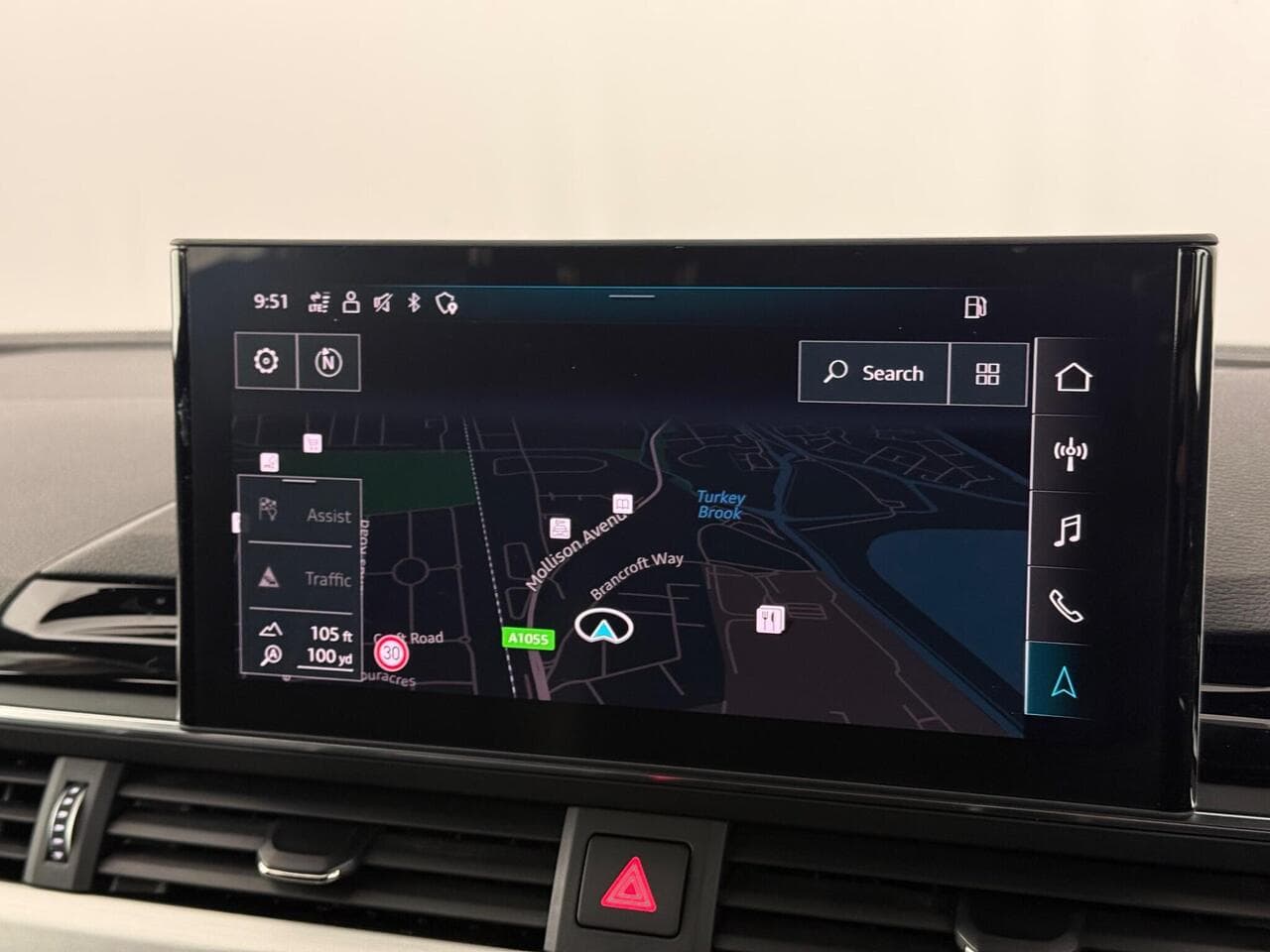 Audi A4 Avant thumbnail Infotainment System