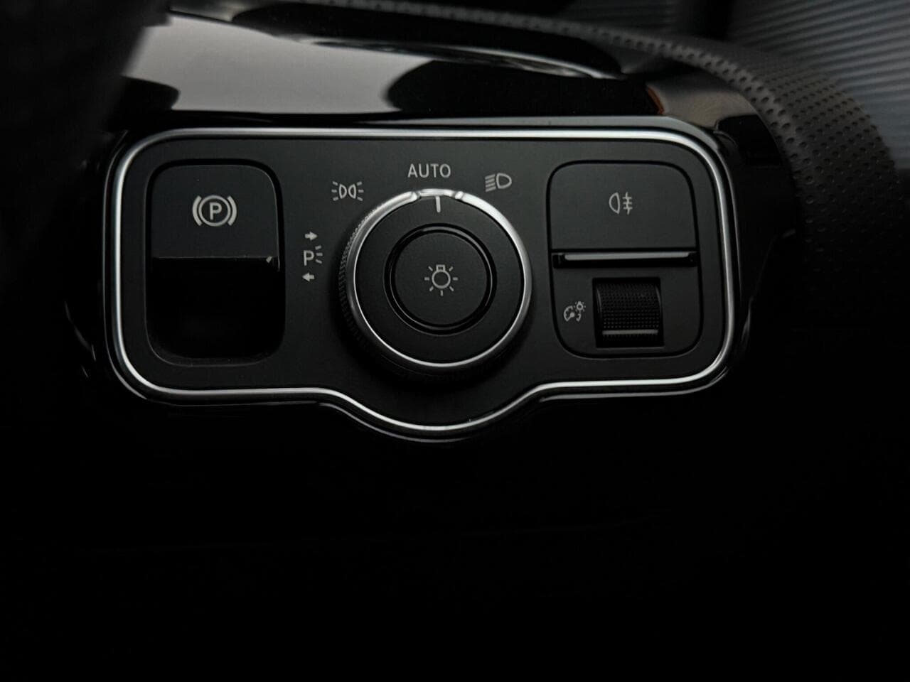 Mercedes-Benz A Class thumbnail Misc Controls