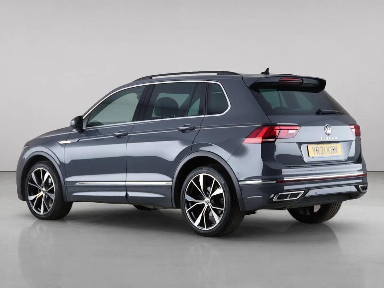 Volkswagen Tiguan thumbnail Rear Left
