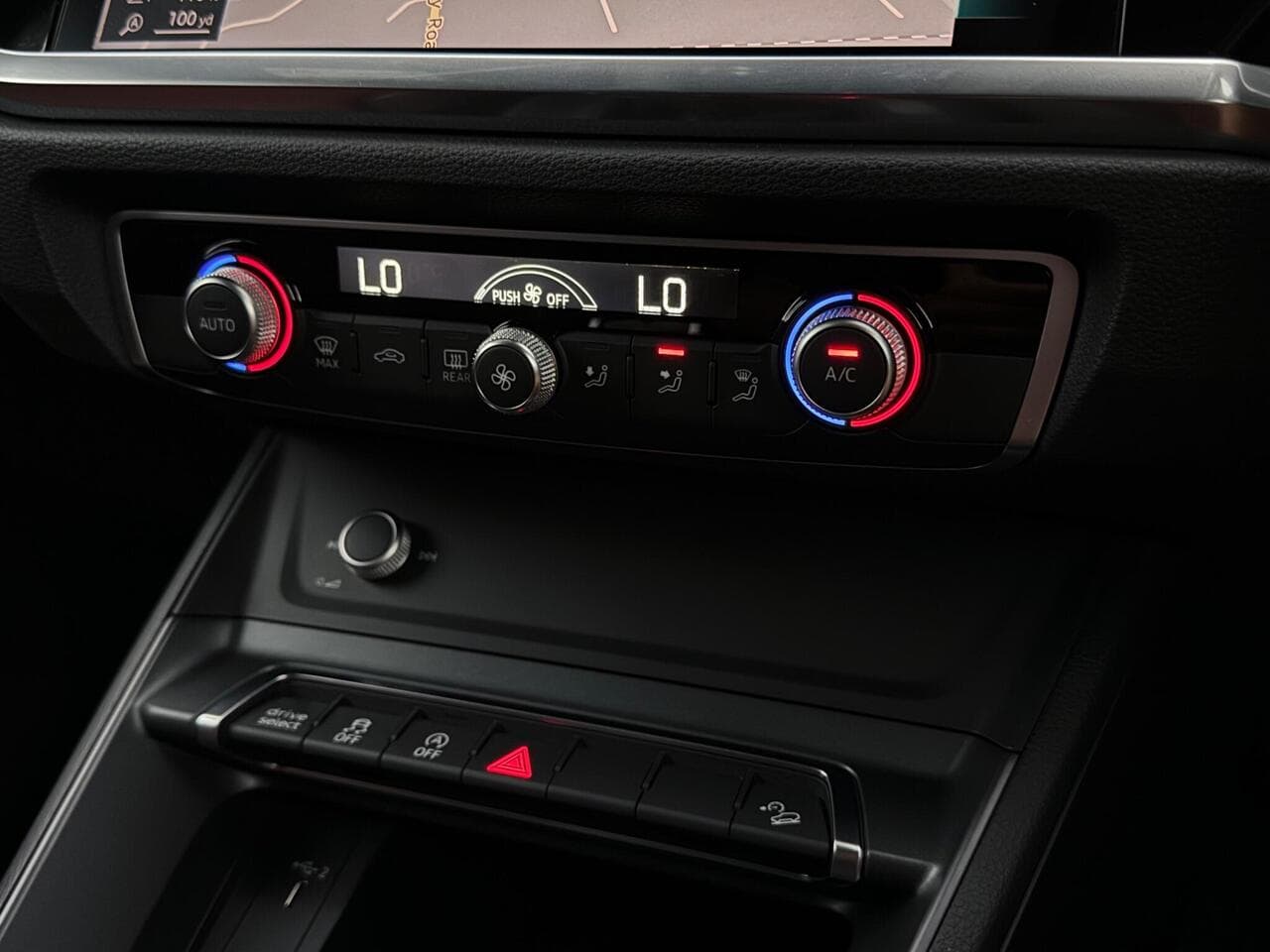 Audi Q3 thumbnail Misc Controls