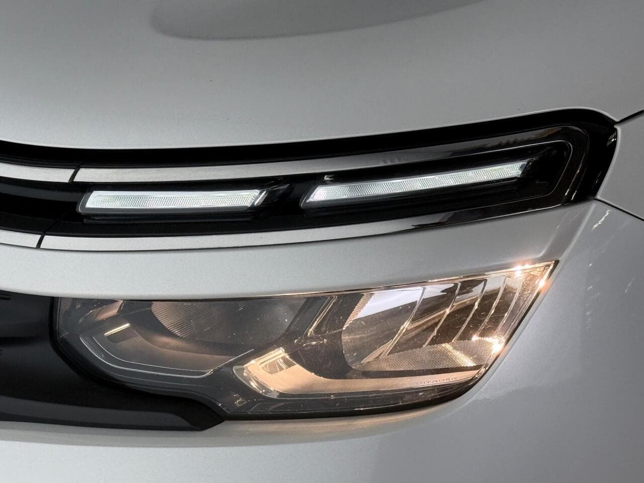 Citroen C5 Aircross thumbnail Lights Front