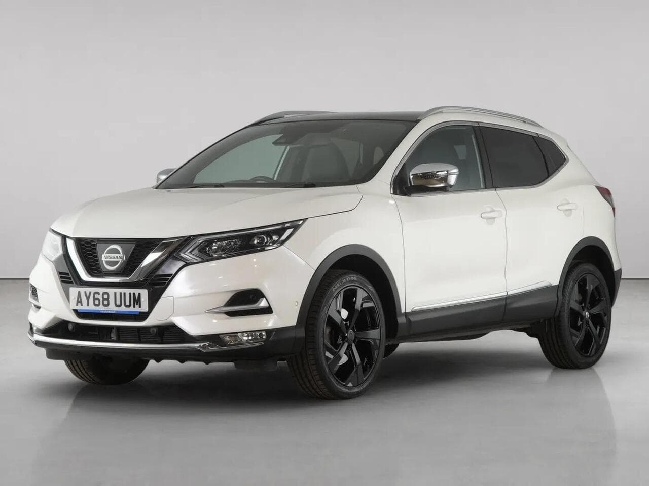 Nissan Qashqai thumbnail Front Left