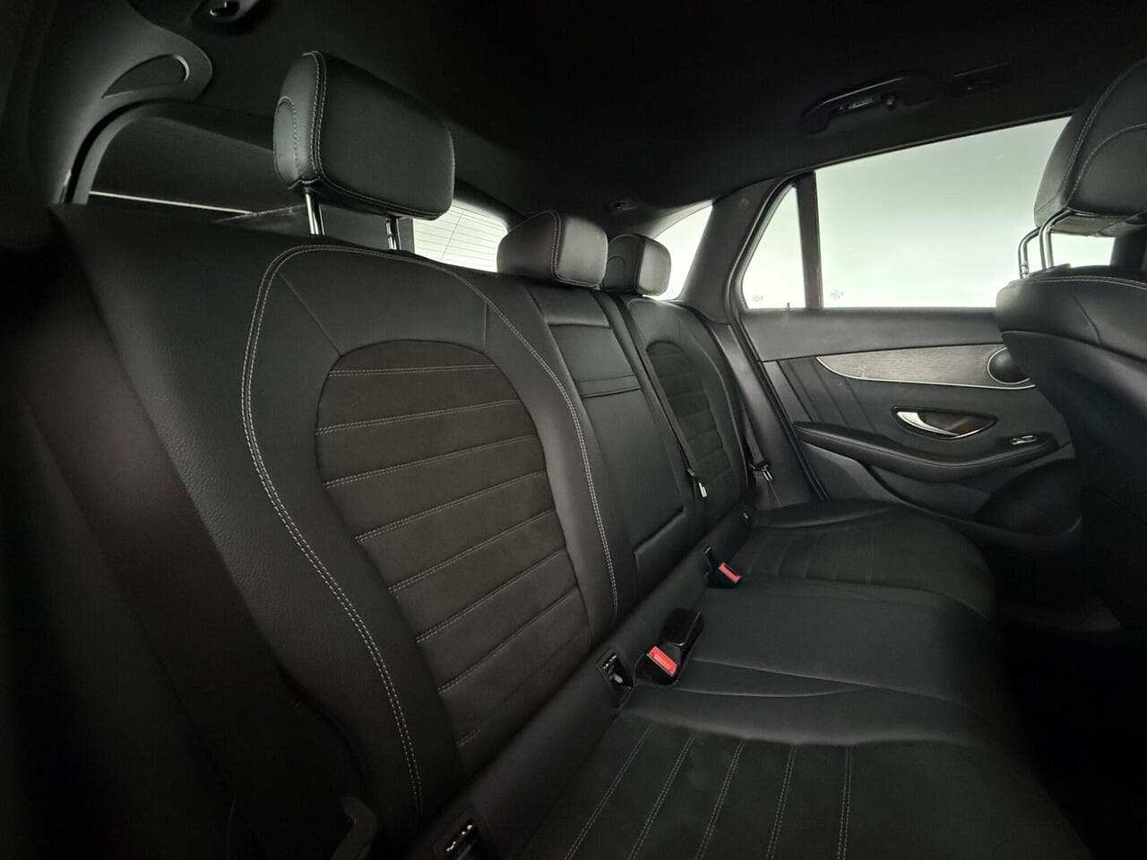Mercedes-Benz GLC thumbnail Seats Rear