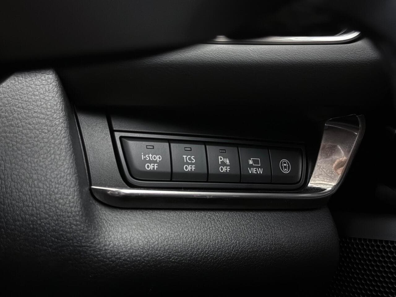 Mazda CX-30 thumbnail Misc Controls