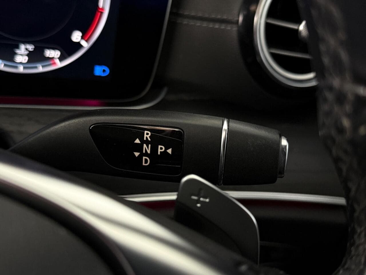Mercedes-Benz E Class thumbnail Misc Controls
