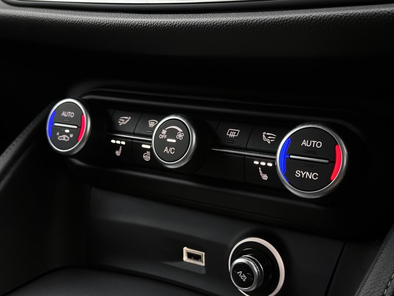 Alfa Romeo Stelvio thumbnail Misc Controls