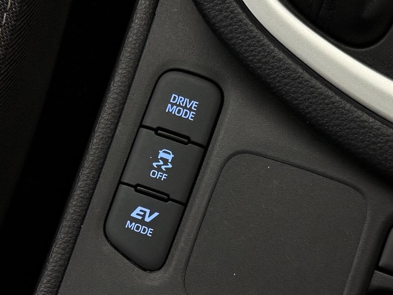 Toyota Yaris thumbnail Misc Controls