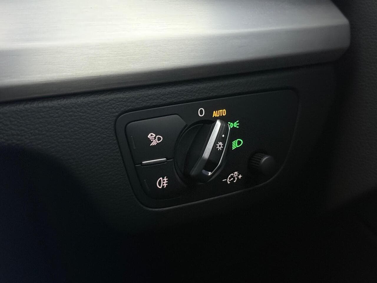 Audi Q5 thumbnail Misc Controls