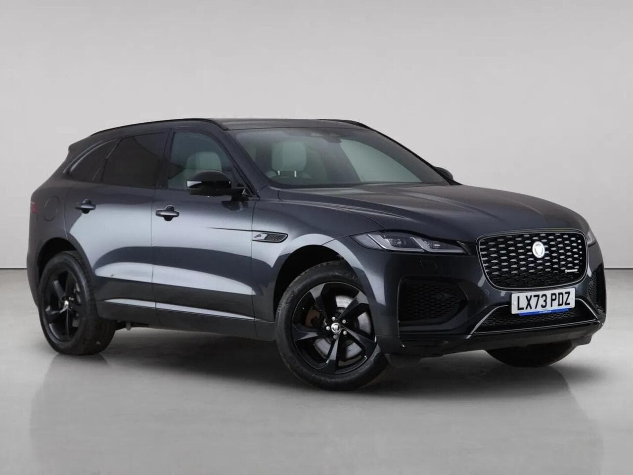 Jaguar F-PACE - Jaguar F-PACE 2.0 P400e 19.3kWh R-Dynamic SE Black Auto AWD Euro 6 (s/s) 5dr