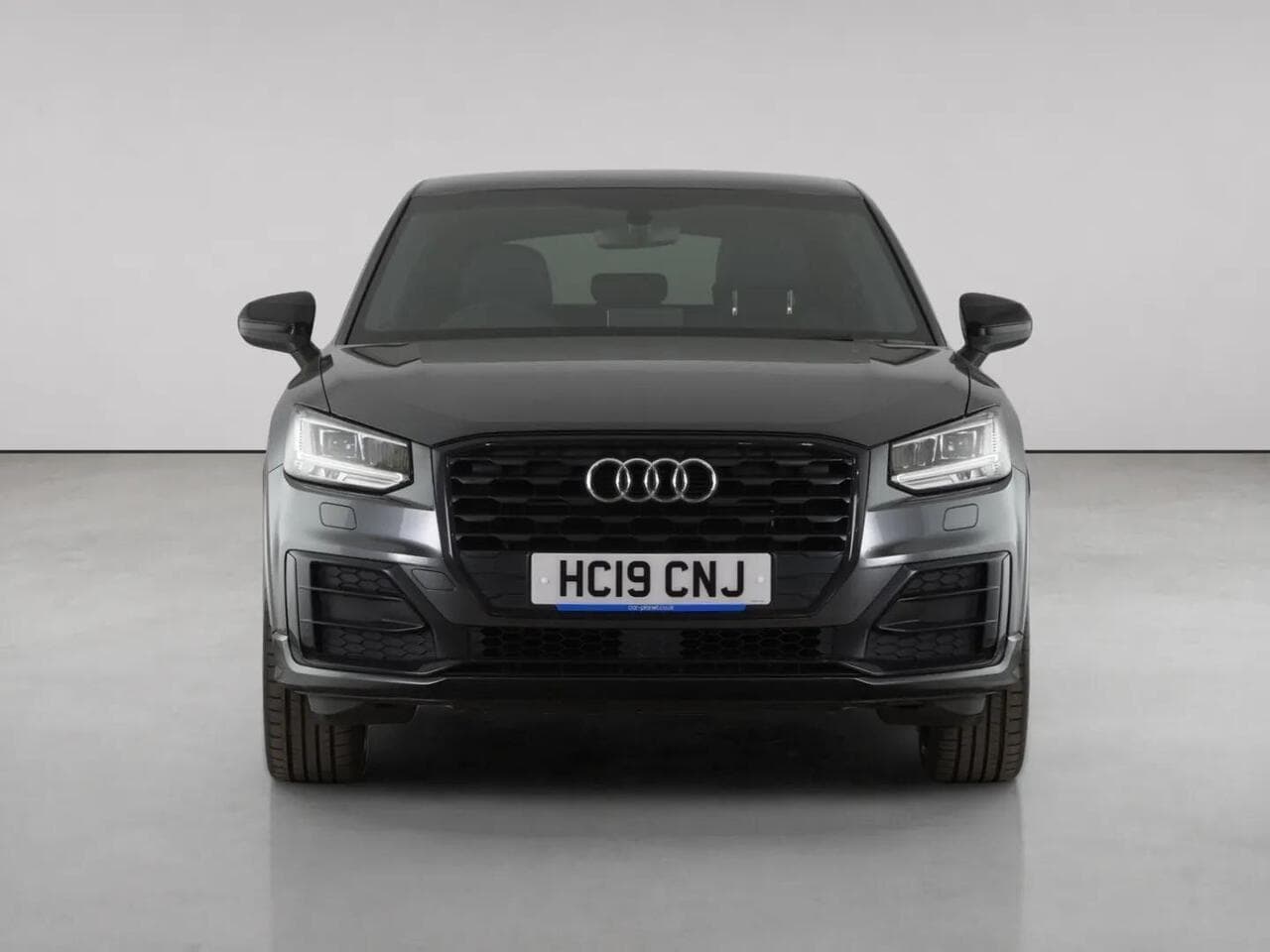 Audi Q2 thumbnail Front