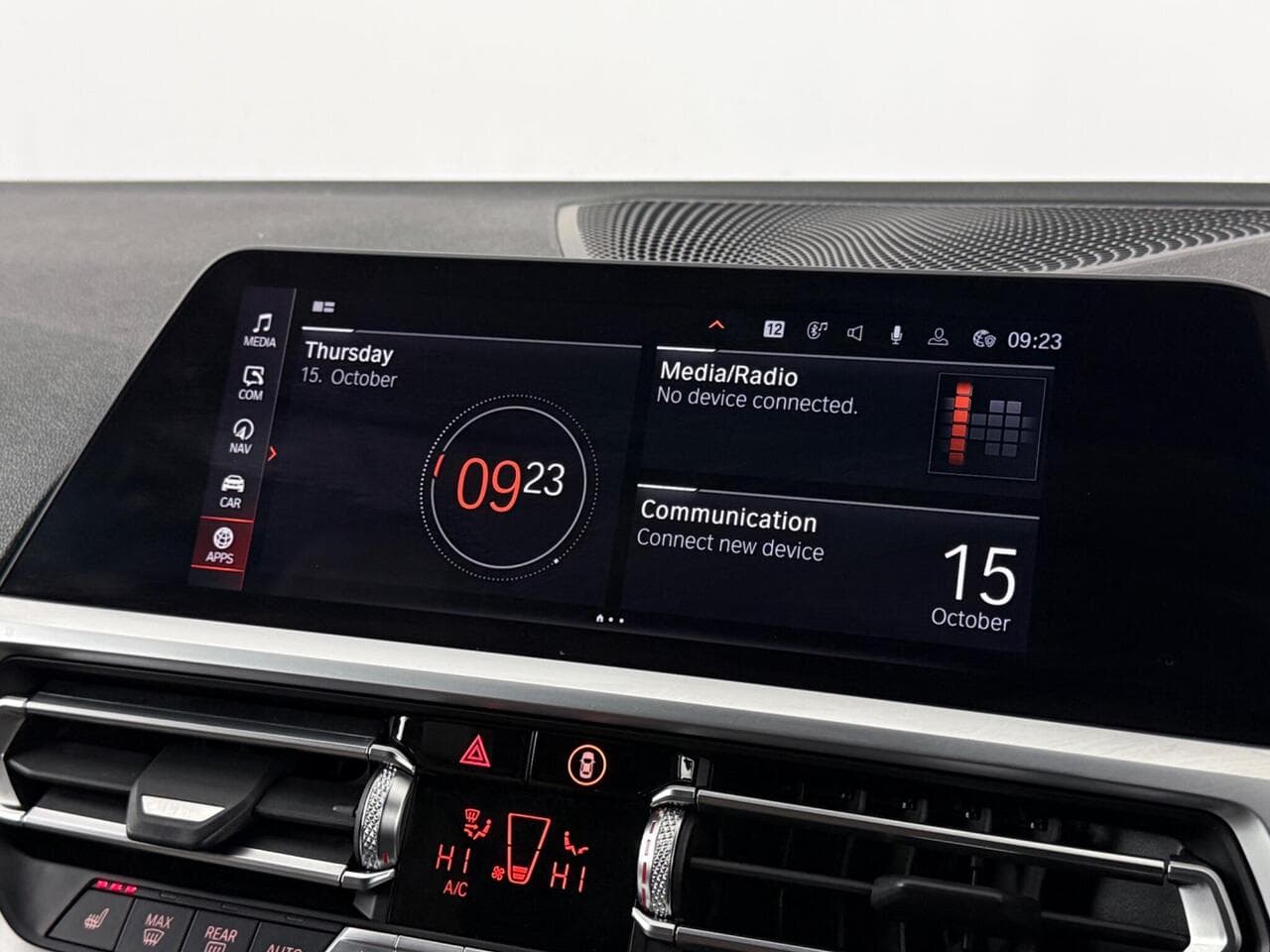 BMW 3 Series thumbnail Infotainment System