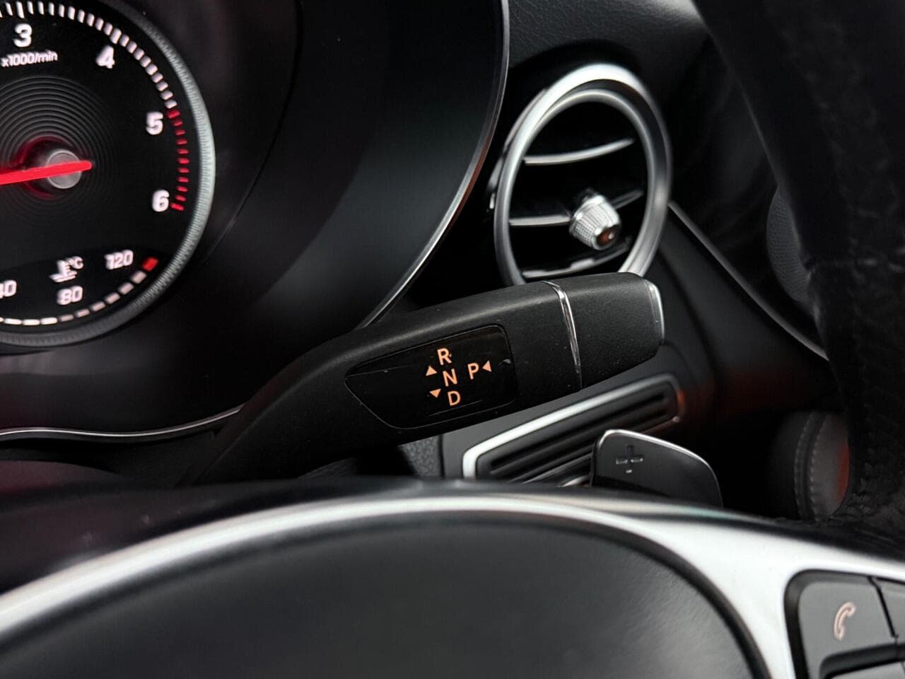 Mercedes-Benz GLC thumbnail Misc Controls