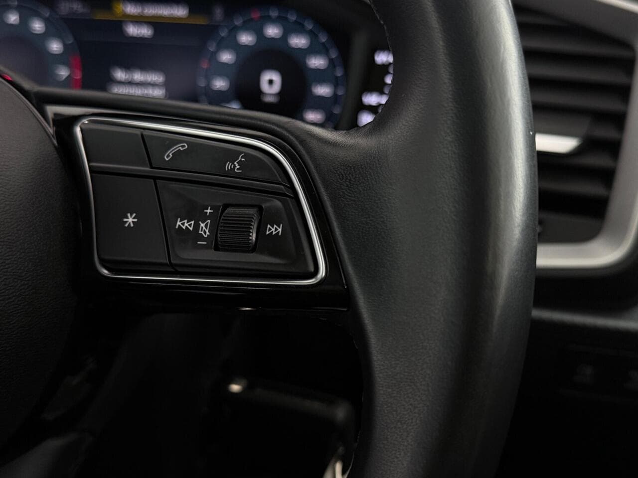 Audi A1 thumbnail Misc Controls