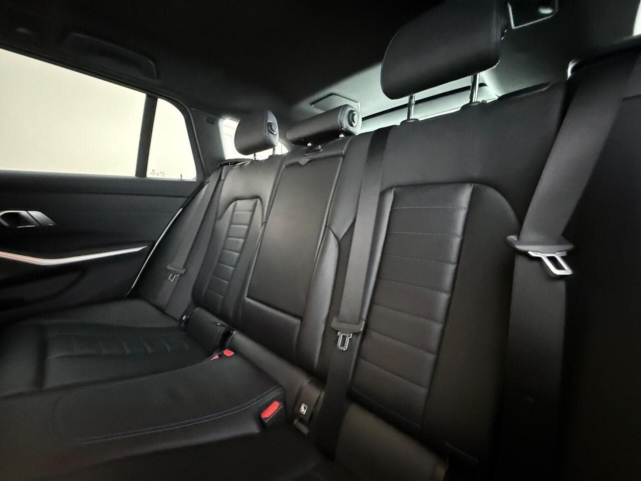 BMW 3 Series thumbnail Seats Rear