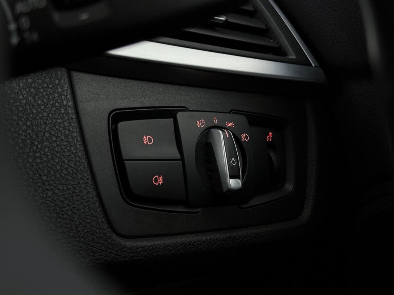 BMW 3 Series thumbnail Misc Controls
