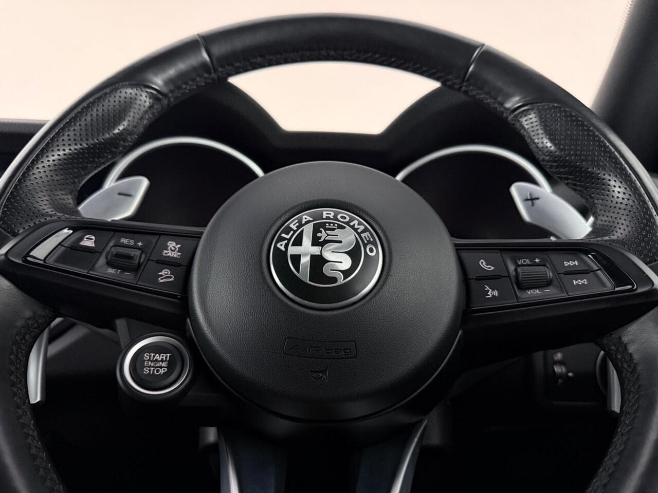 Alfa Romeo Stelvio thumbnail Steering Wheel