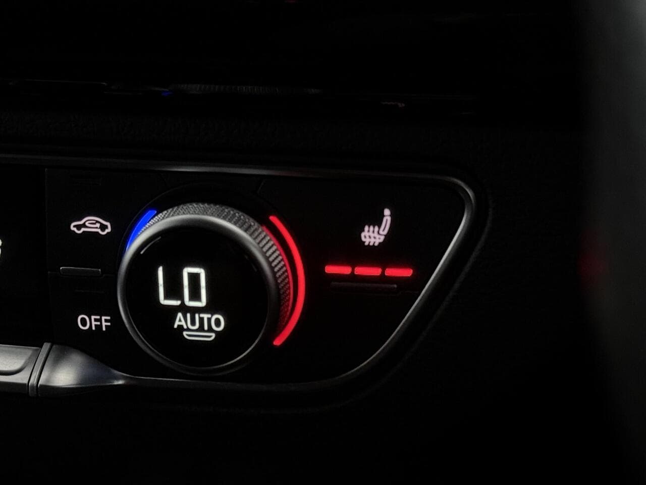 Audi Q5 thumbnail Driver Instruments