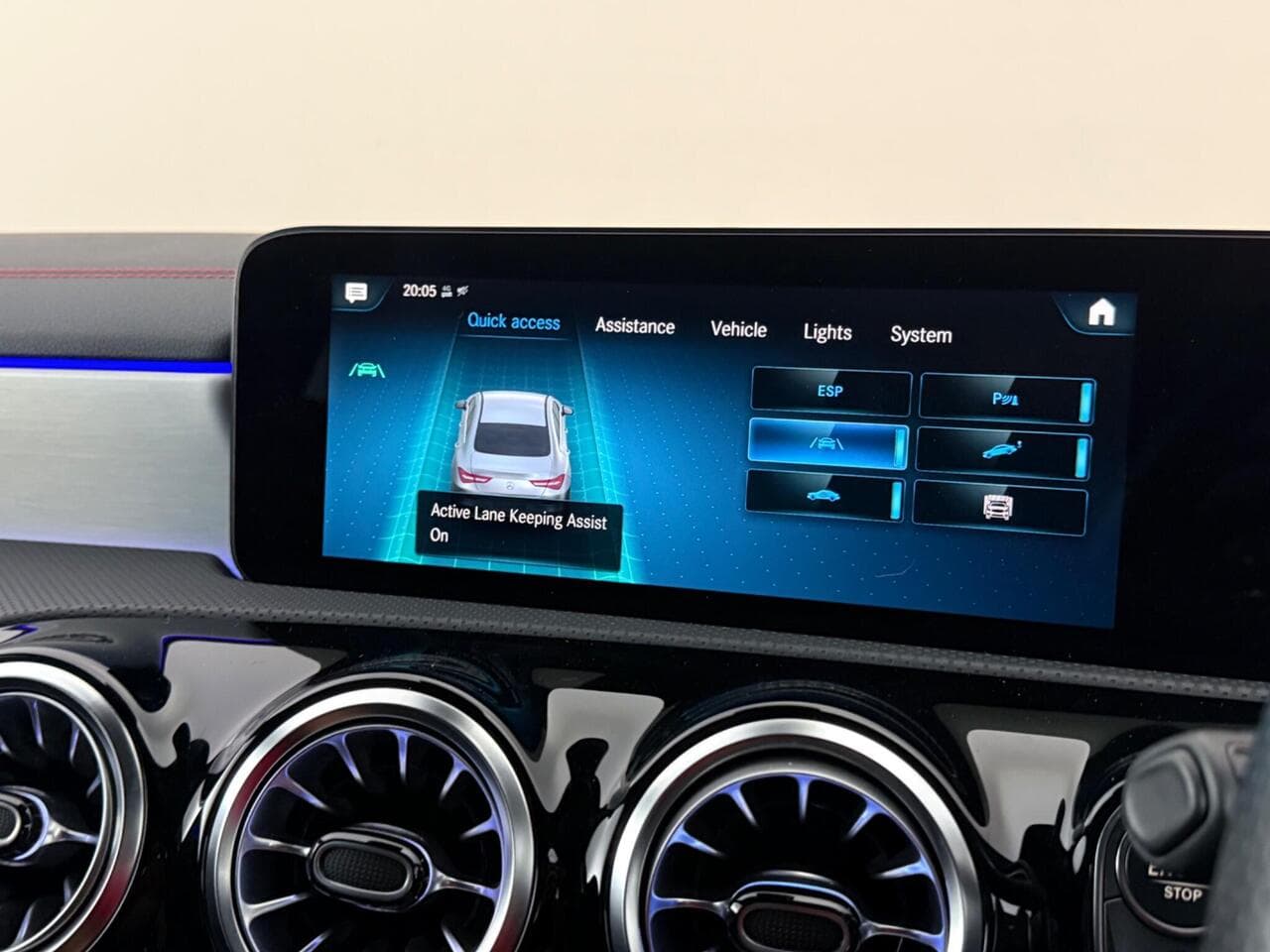 Mercedes-Benz CLA thumbnail Infotainment System