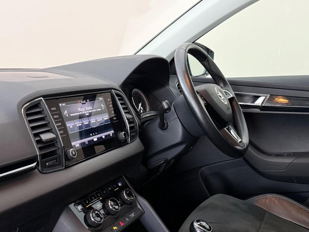Skoda Karoq thumbnail Interior Front