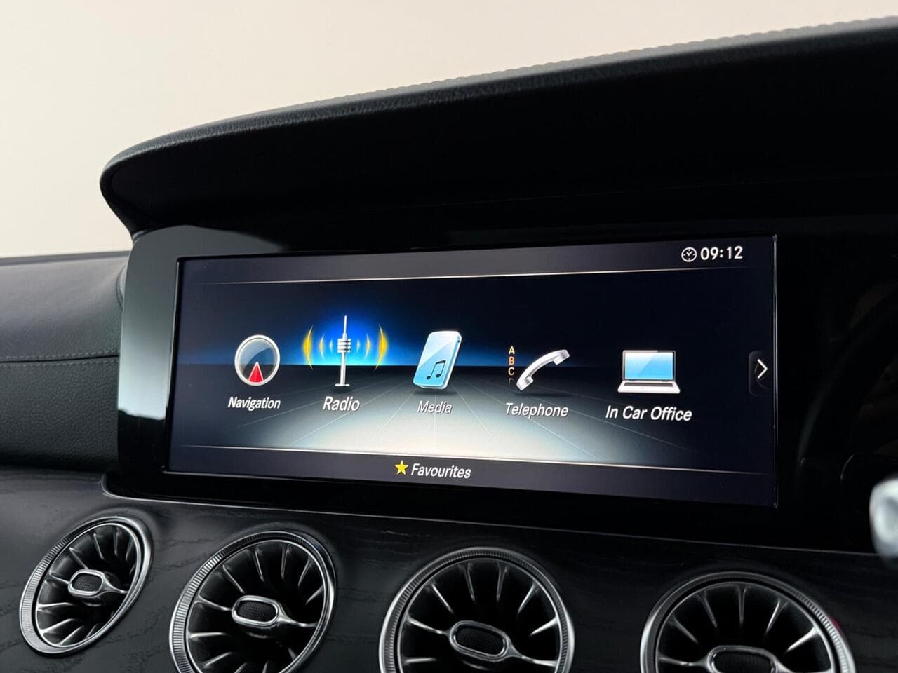Mercedes-Benz E Class thumbnail Infotainment System