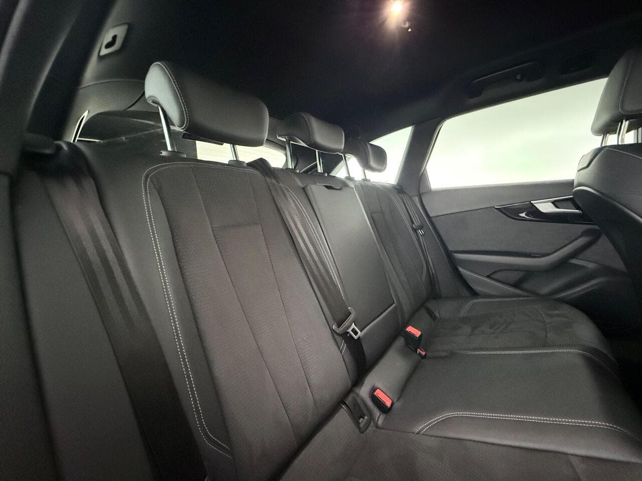Audi A4 Avant thumbnail Seats Rear
