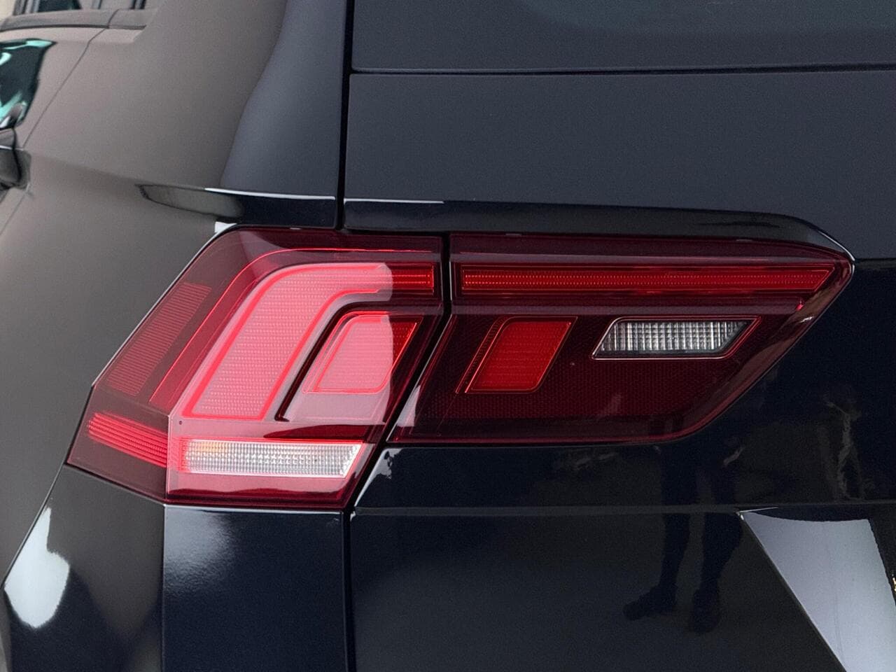 Volkswagen Tiguan thumbnail Lights Rear