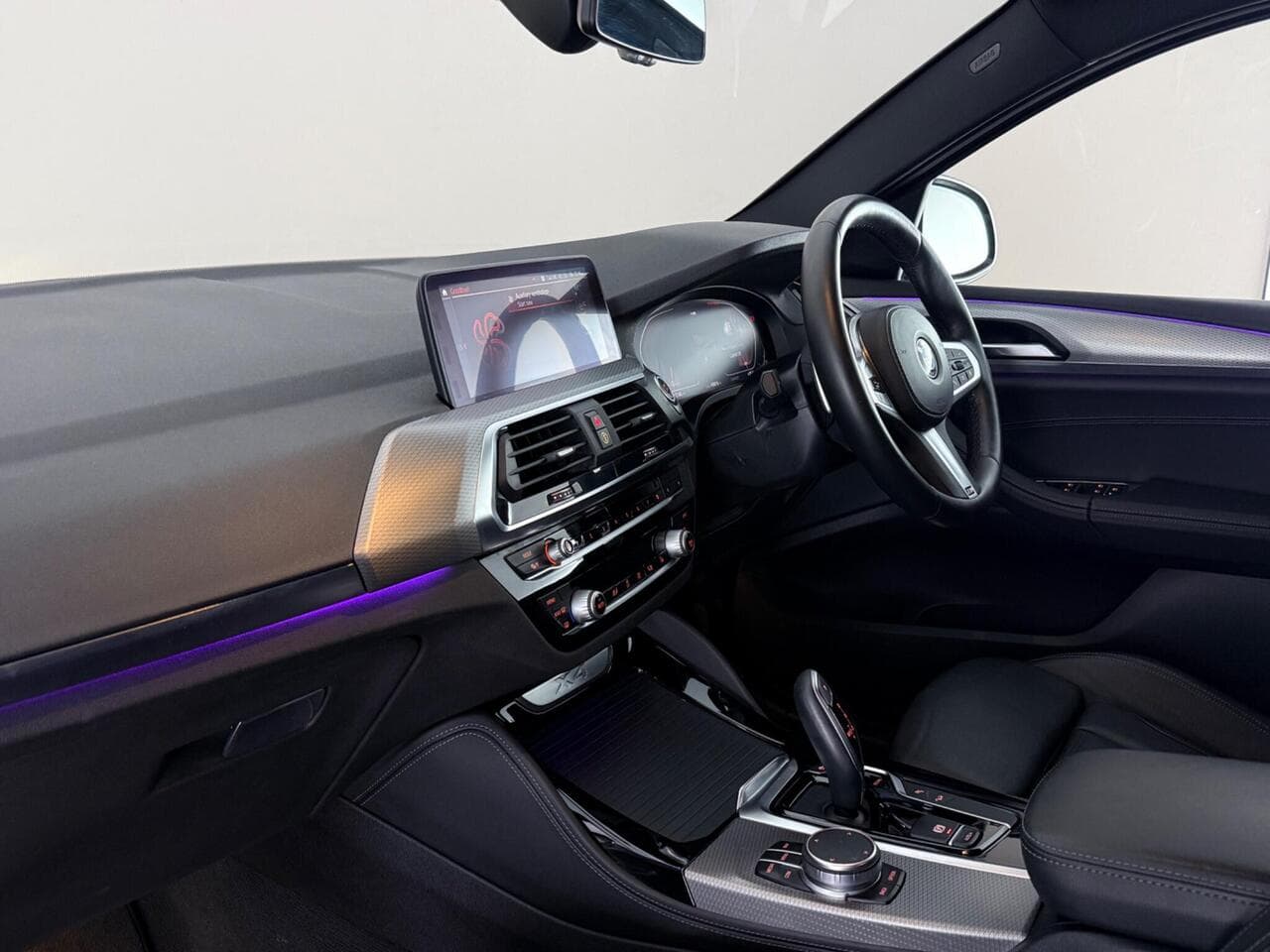 BMW X4 thumbnail Interior Front