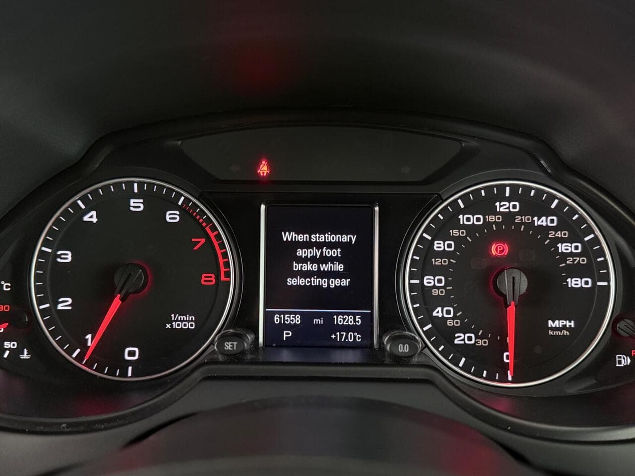 Audi Q5 thumbnail Driver Instruments