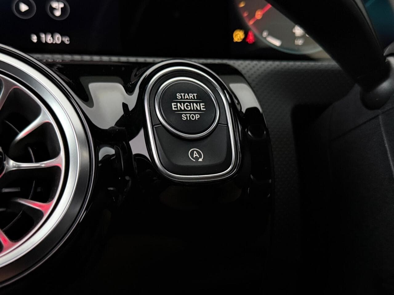 Mercedes-Benz CLA thumbnail Misc Controls