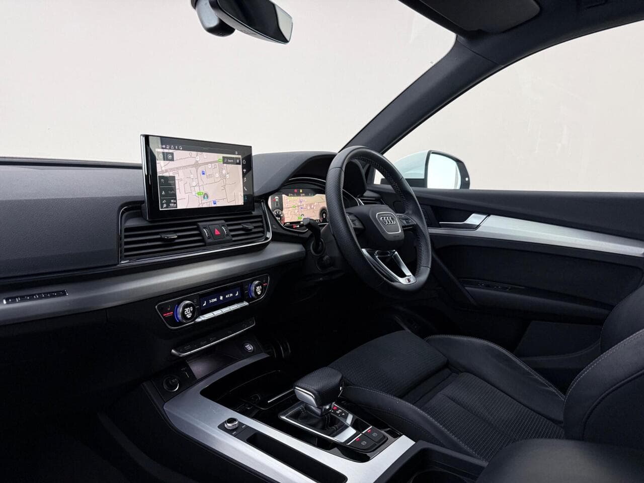 Audi Q5 thumbnail Interior Front