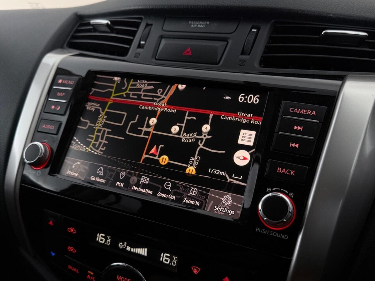 Nissan Navara thumbnail Infotainment System