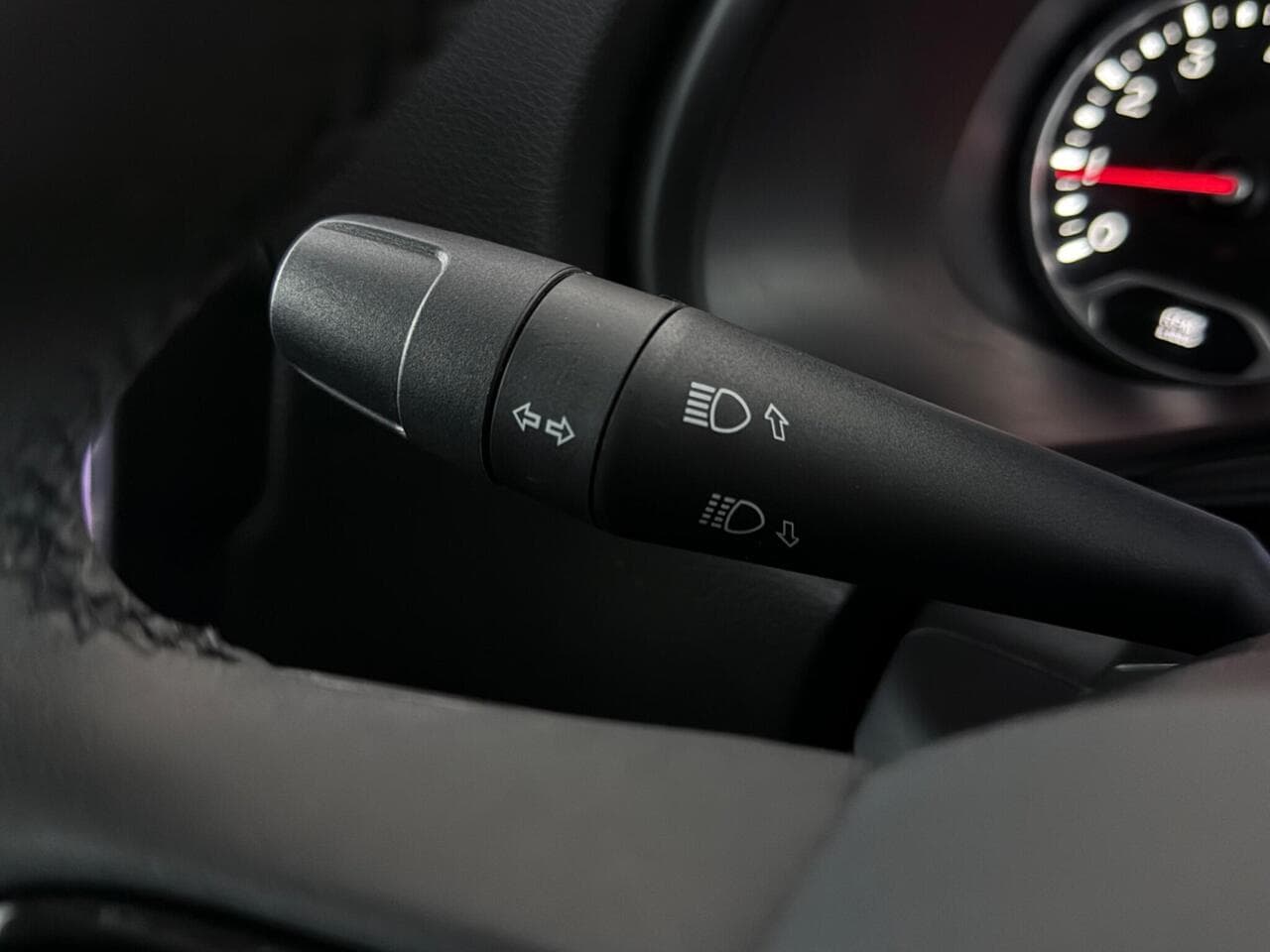 Jeep Renegade thumbnail Misc Controls