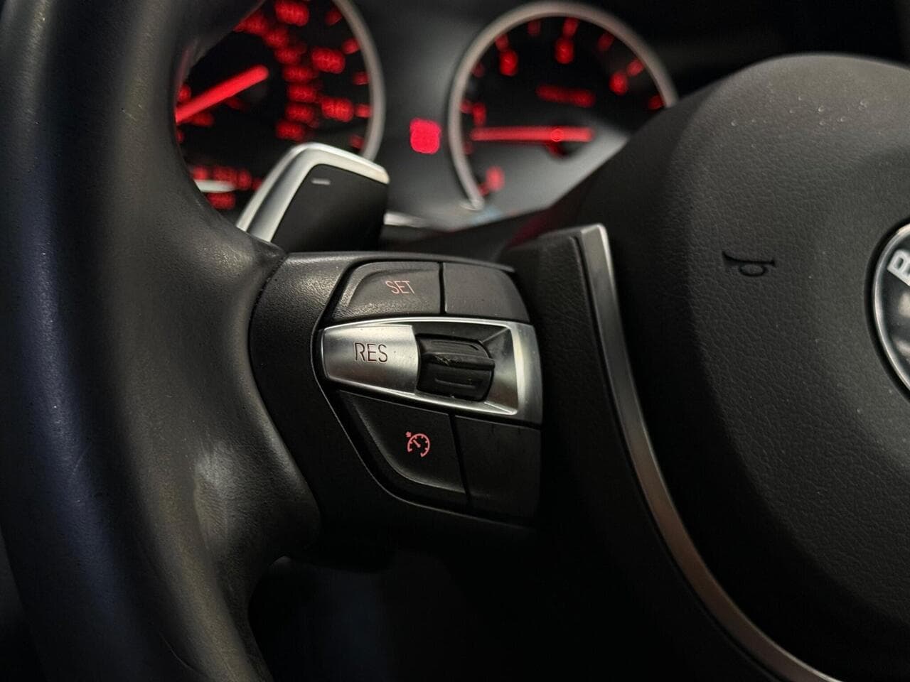 BMW X4 thumbnail Misc Controls