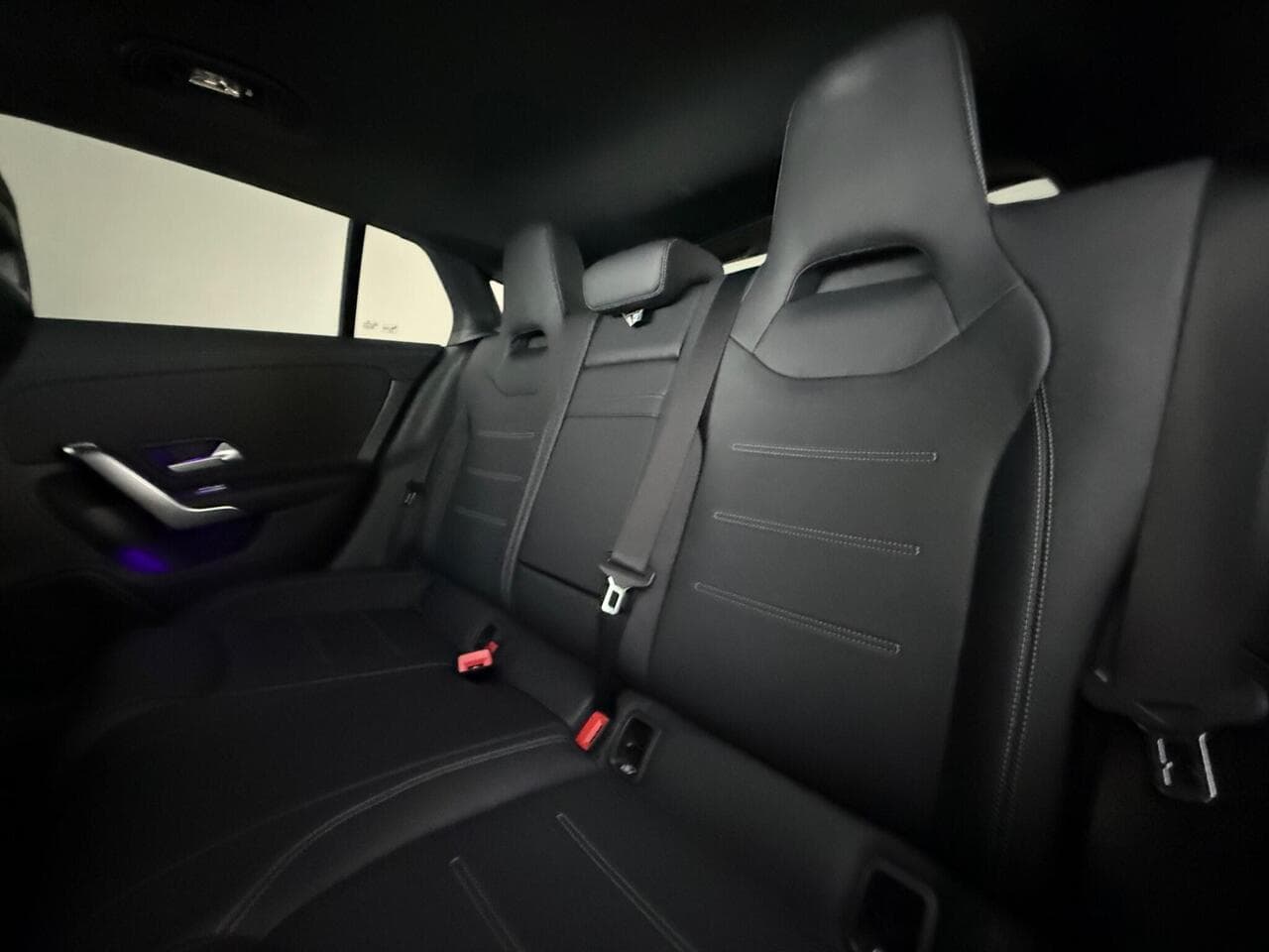 Mercedes-Benz CLA thumbnail Seats Rear