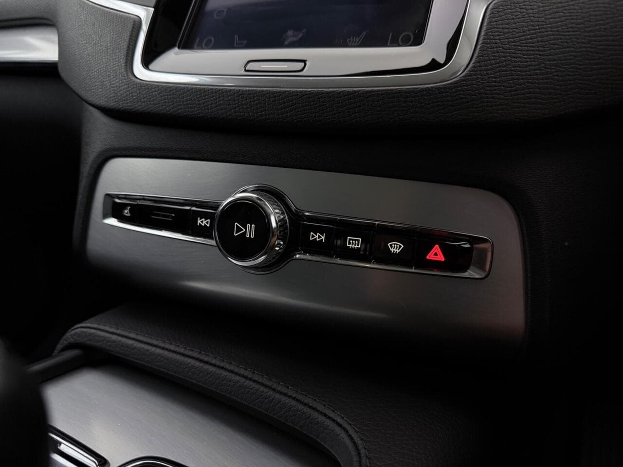 Volvo XC90 thumbnail Misc Controls