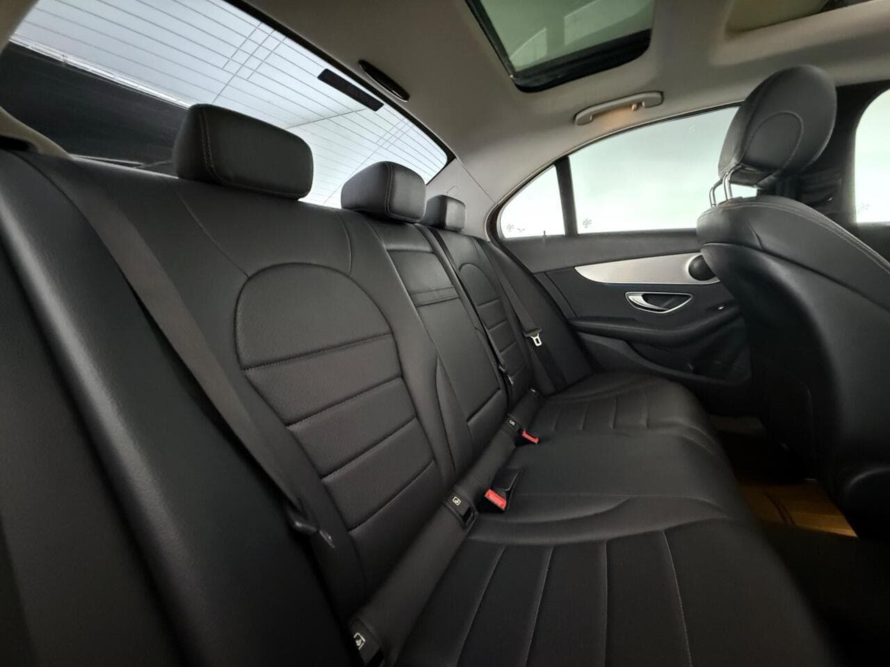 Mercedes-Benz C Class thumbnail Seats Rear
