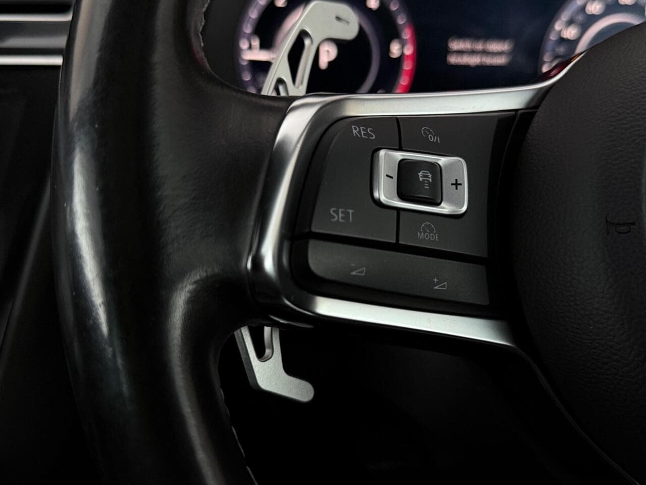Volkswagen Tiguan thumbnail Misc Controls