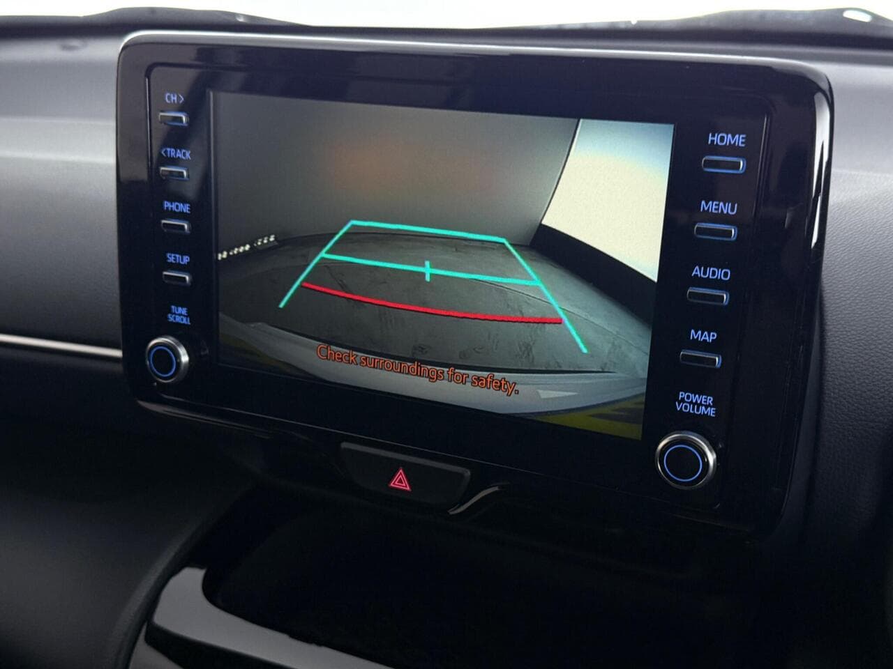 Toyota Yaris Cross thumbnail Infotainment System