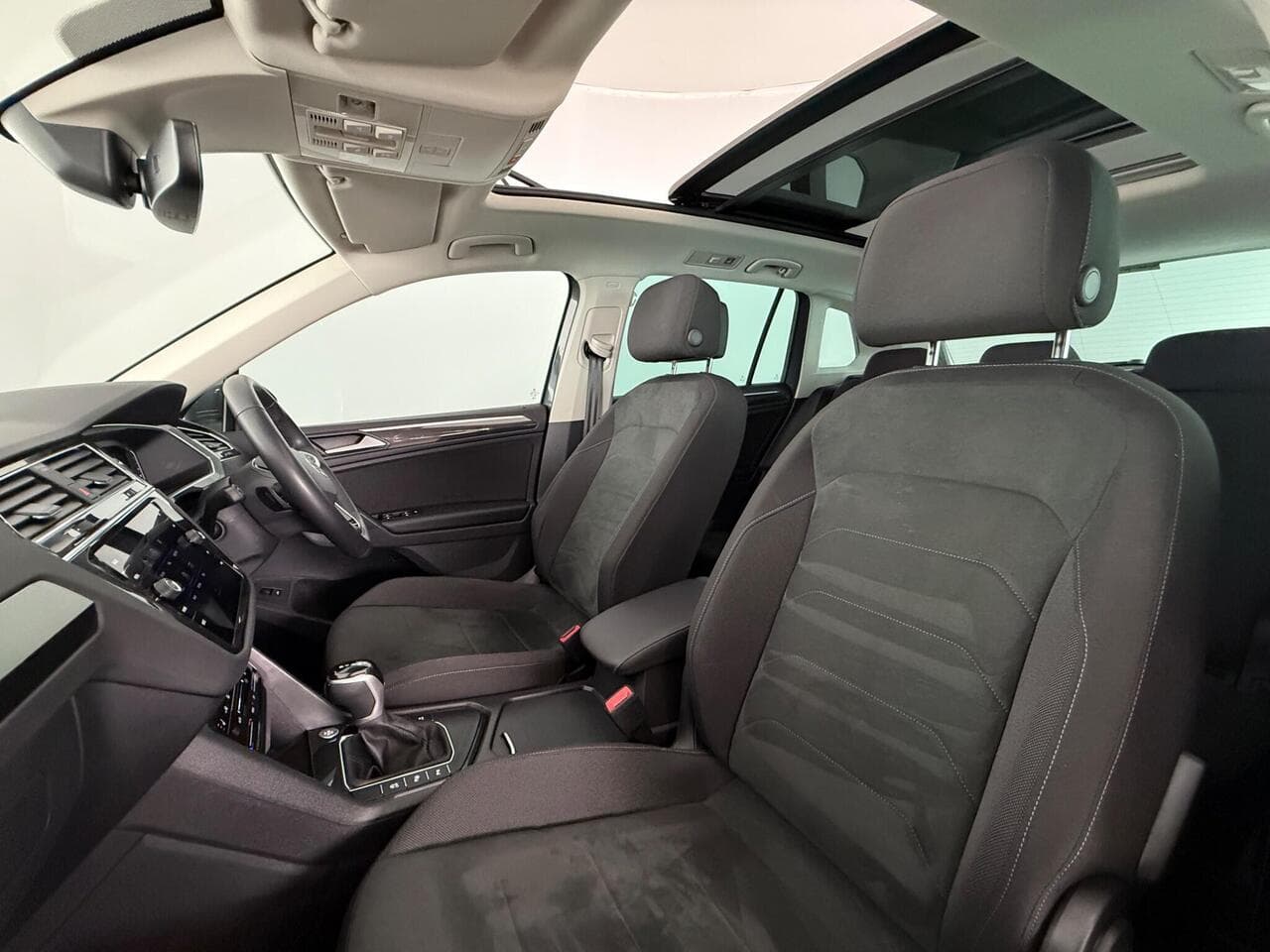 Volkswagen Tiguan thumbnail Seat Front Passenger