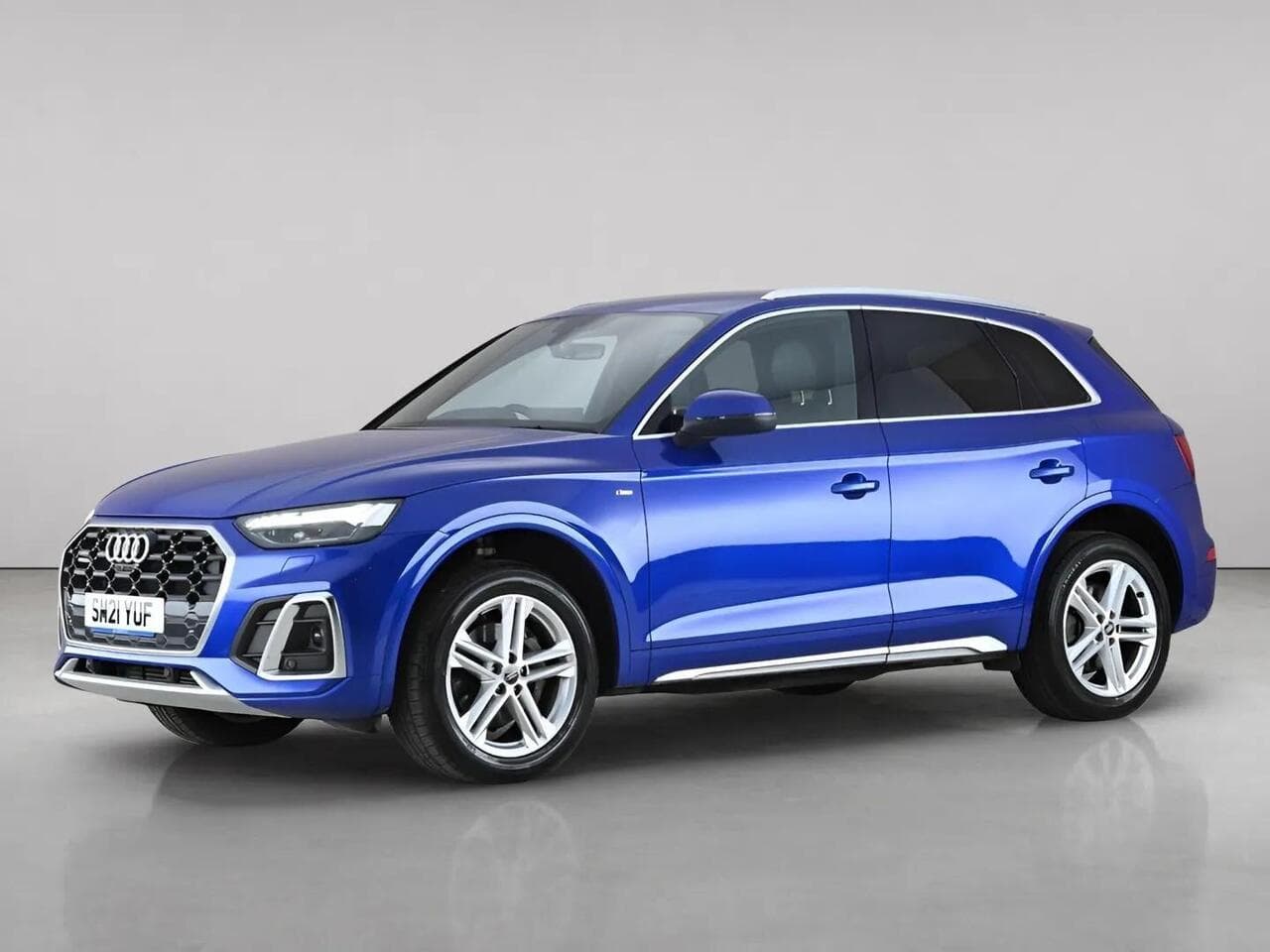 Audi Q5 thumbnail Front Left