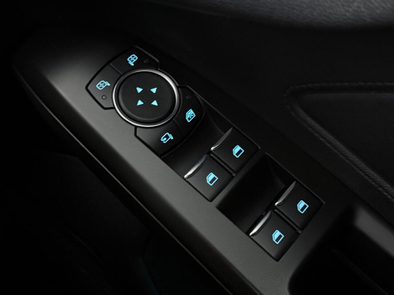 Ford Focus thumbnail Misc Controls