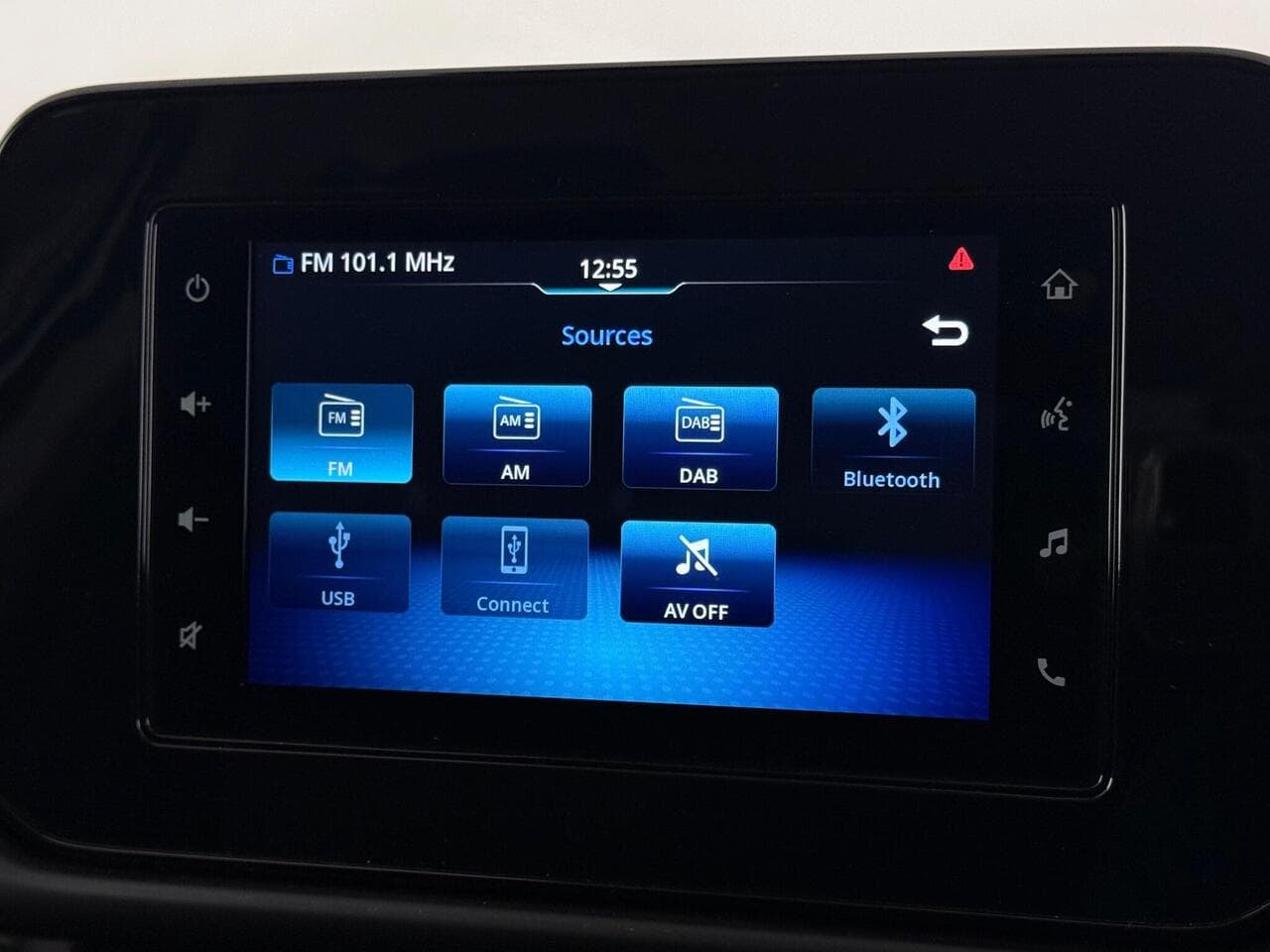 Suzuki S-Cross thumbnail Infotainment System