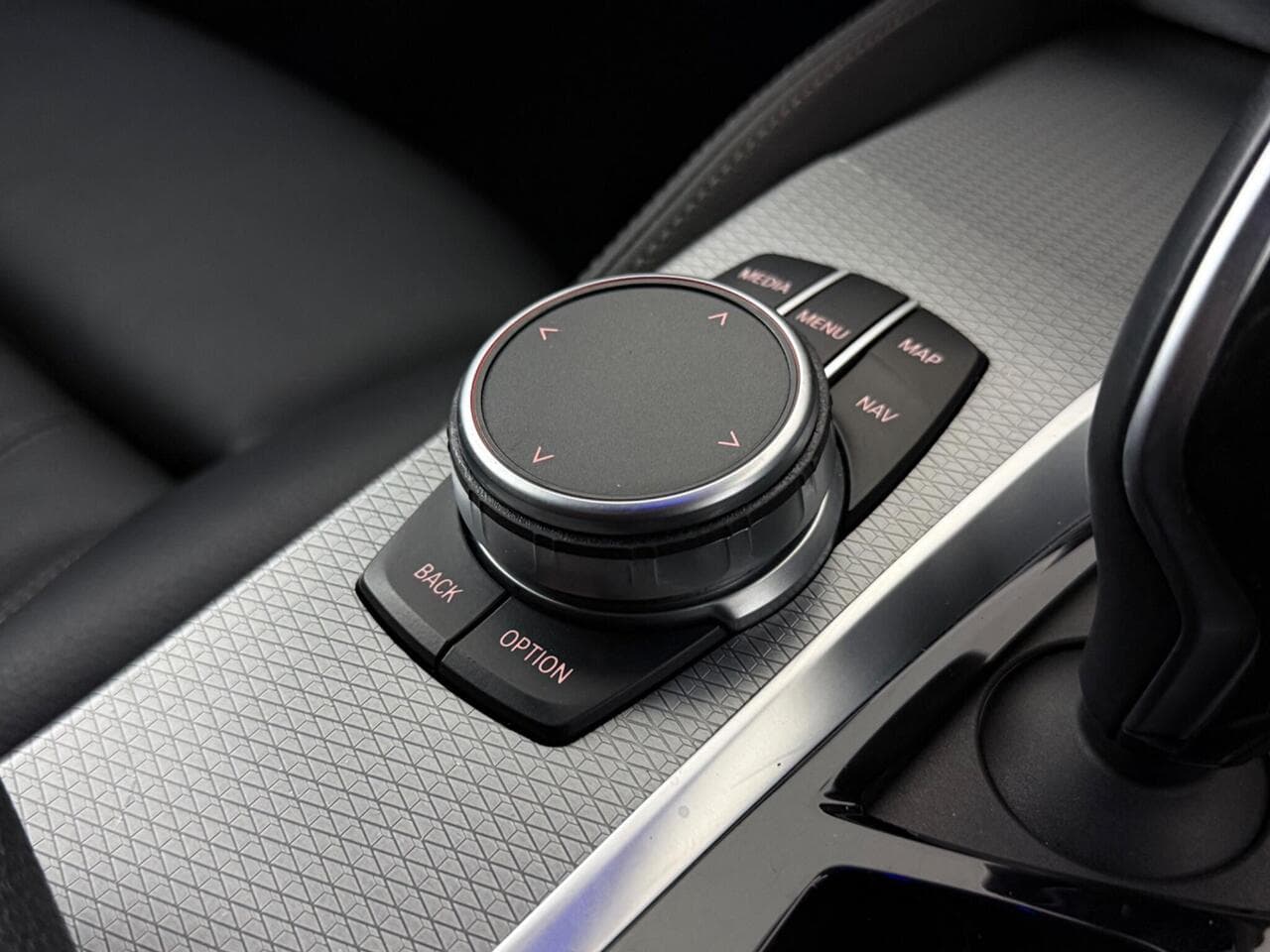 BMW 5 Series thumbnail Misc Controls