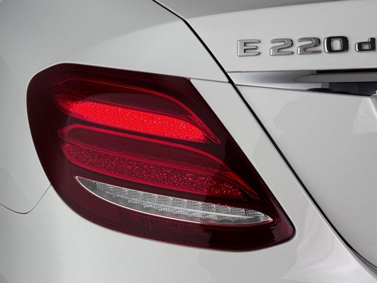Mercedes-Benz E Class thumbnail Lights Rear