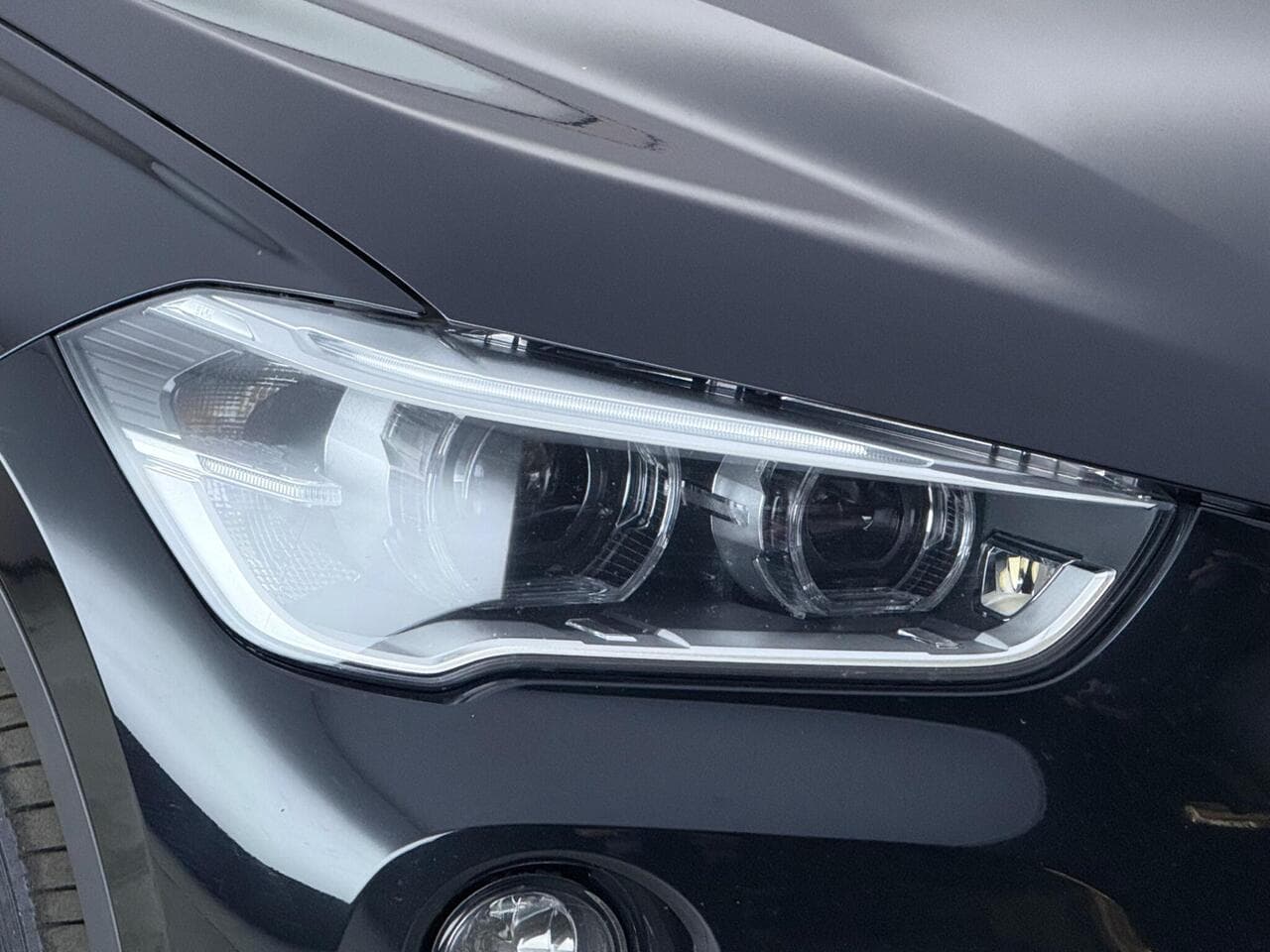 BMW X1 thumbnail Lights Front