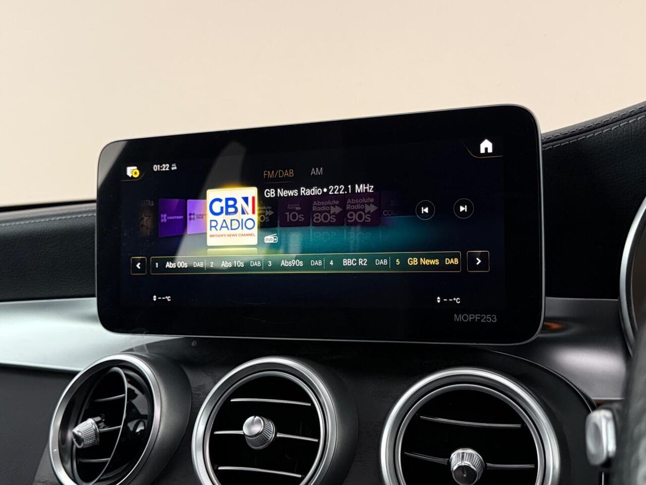 Mercedes-Benz GLC thumbnail Infotainment System