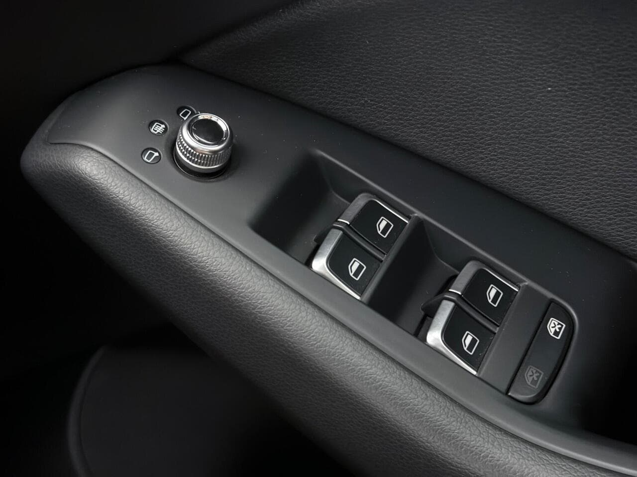 Audi Q5 thumbnail Misc Controls