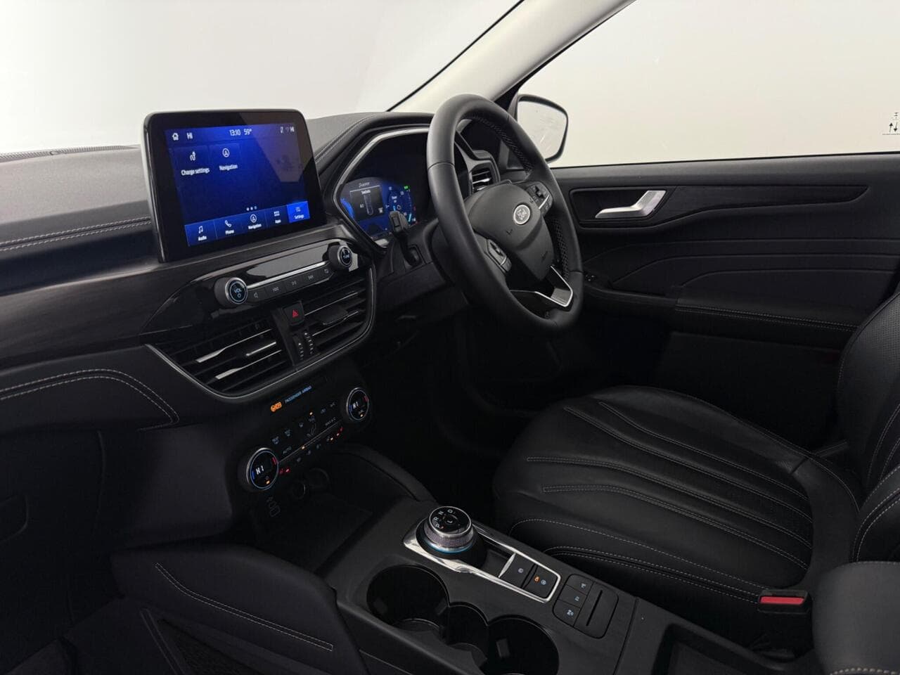 Ford Kuga thumbnail Interior Front