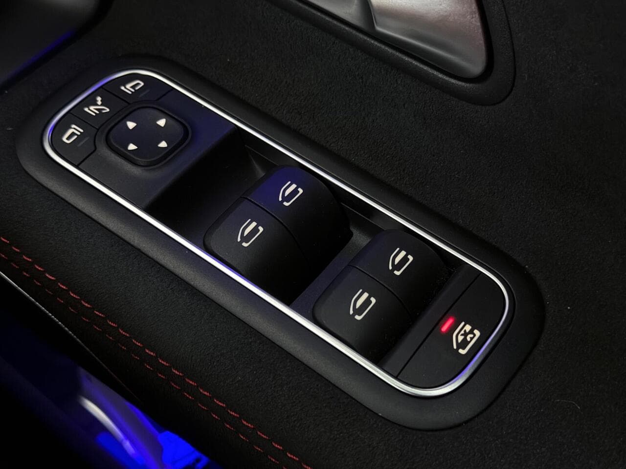 Mercedes-Benz CLA thumbnail Misc Controls